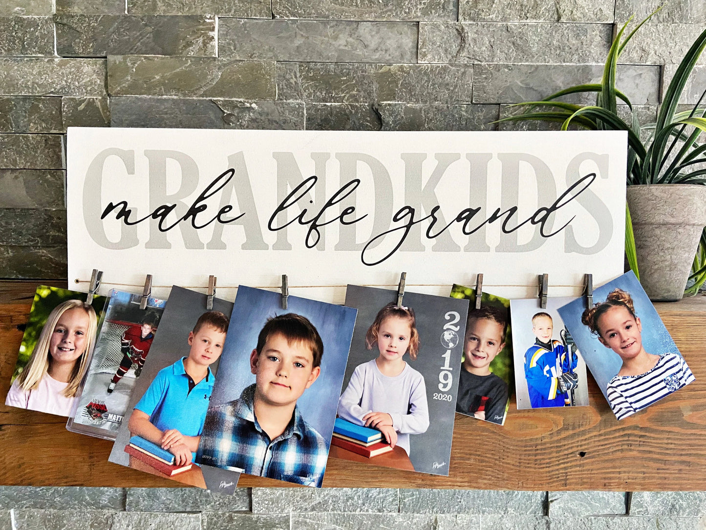 Grandkids make life more grand 5"x 16" - MDF with 8 pegs